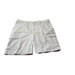 NEW! St. John’s Bay Men’s Cargo Shorts 44 Classic Stone Stretch Straight Fit